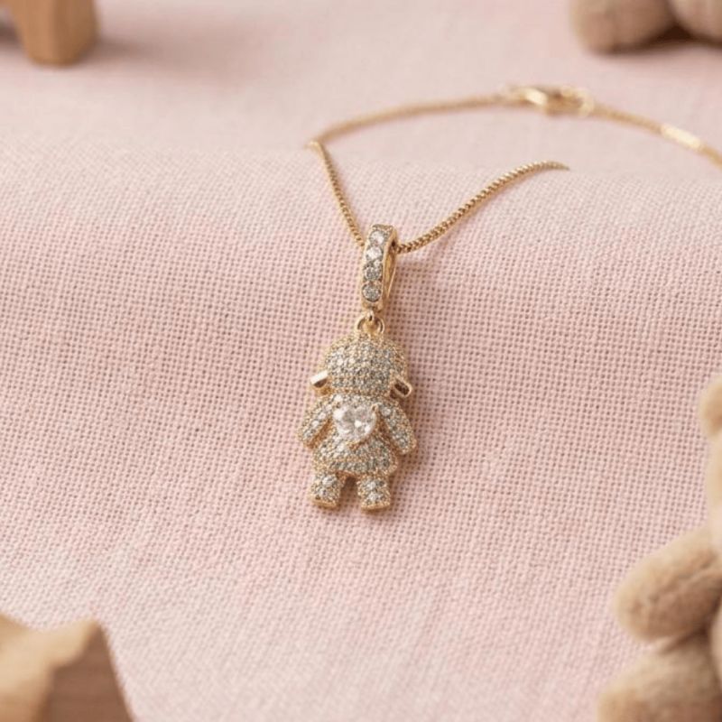 Pingente De Filha Cravejado Zircônias E Coração Cristal Banhado A Ouro 18k