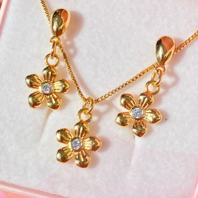 Colar Flor Com Zirconia Essencial 45CM Banhado Em Ouro