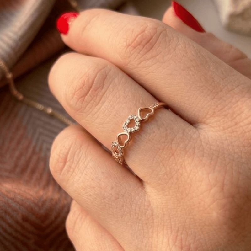 Anel 5 Corações Intercalados Liso E Cravejado Banhado A Ouro 18k