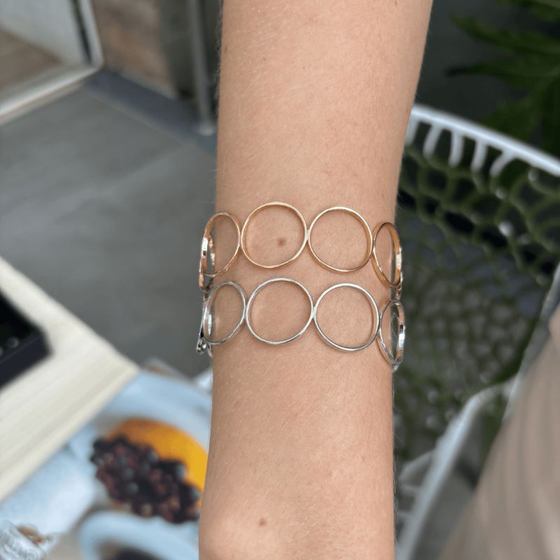 Bracelete Geométrico De Círculos Vazados Sunshine Banhado Em Ouro