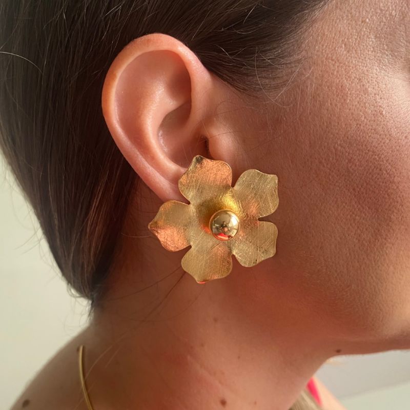 Brinco Flor Grande Paris Banhado Em Ouro
