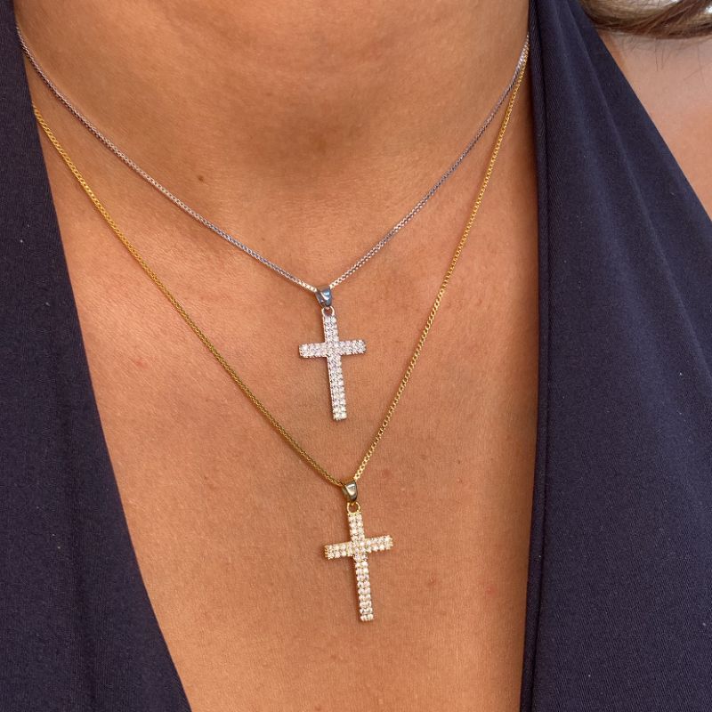 Colar Crucifixo Cravejado Com Zircônia Florescer 45CM Banhado Em Ouro