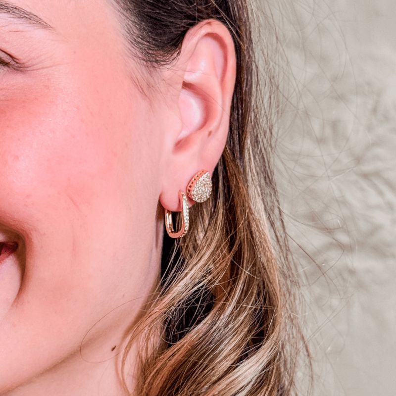 Brinco Argola Fina Média Cravejada Com Zirconias Aura Banhado Em Ouro