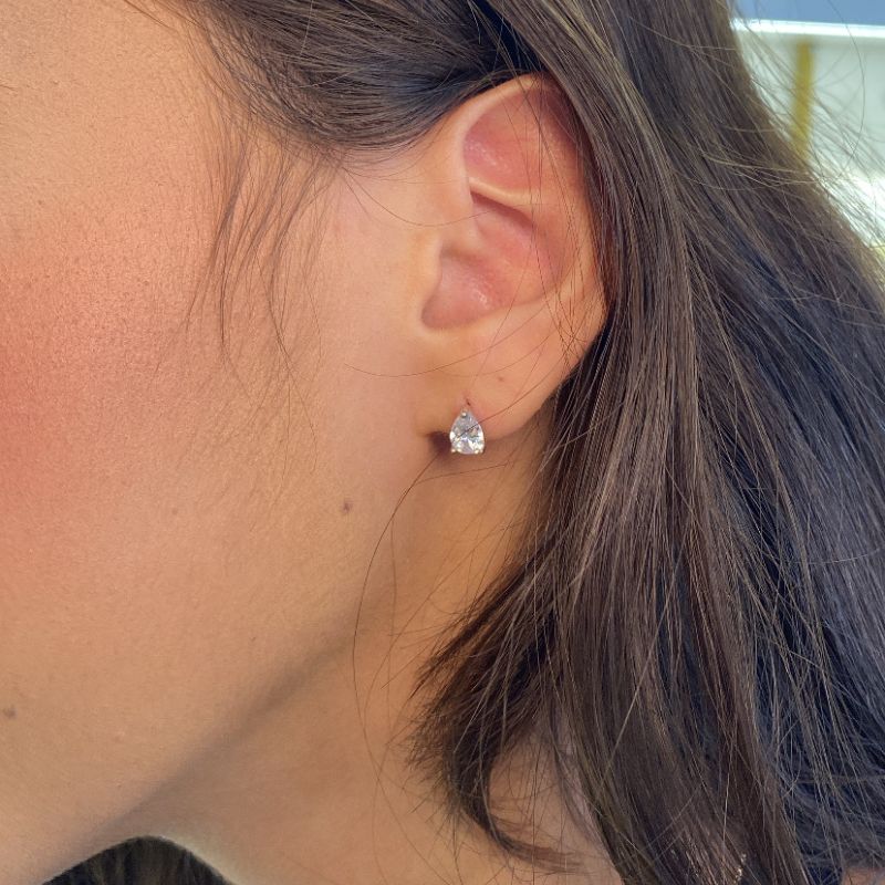 Brinco Gota Cristal Cravejada Florescer Banhado A Ródio Branco