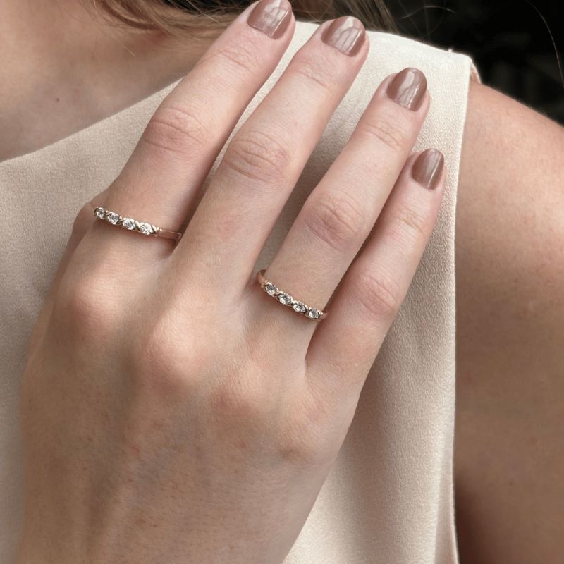 Anel Torcido Com 4 Zircônias Delicado Essencial Banhado Em Ouro 18k