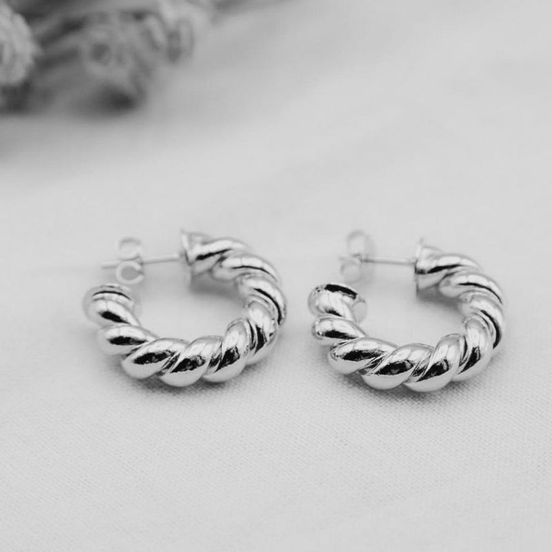Brinco Argola Croissant Essencial Banhado Em Ródio